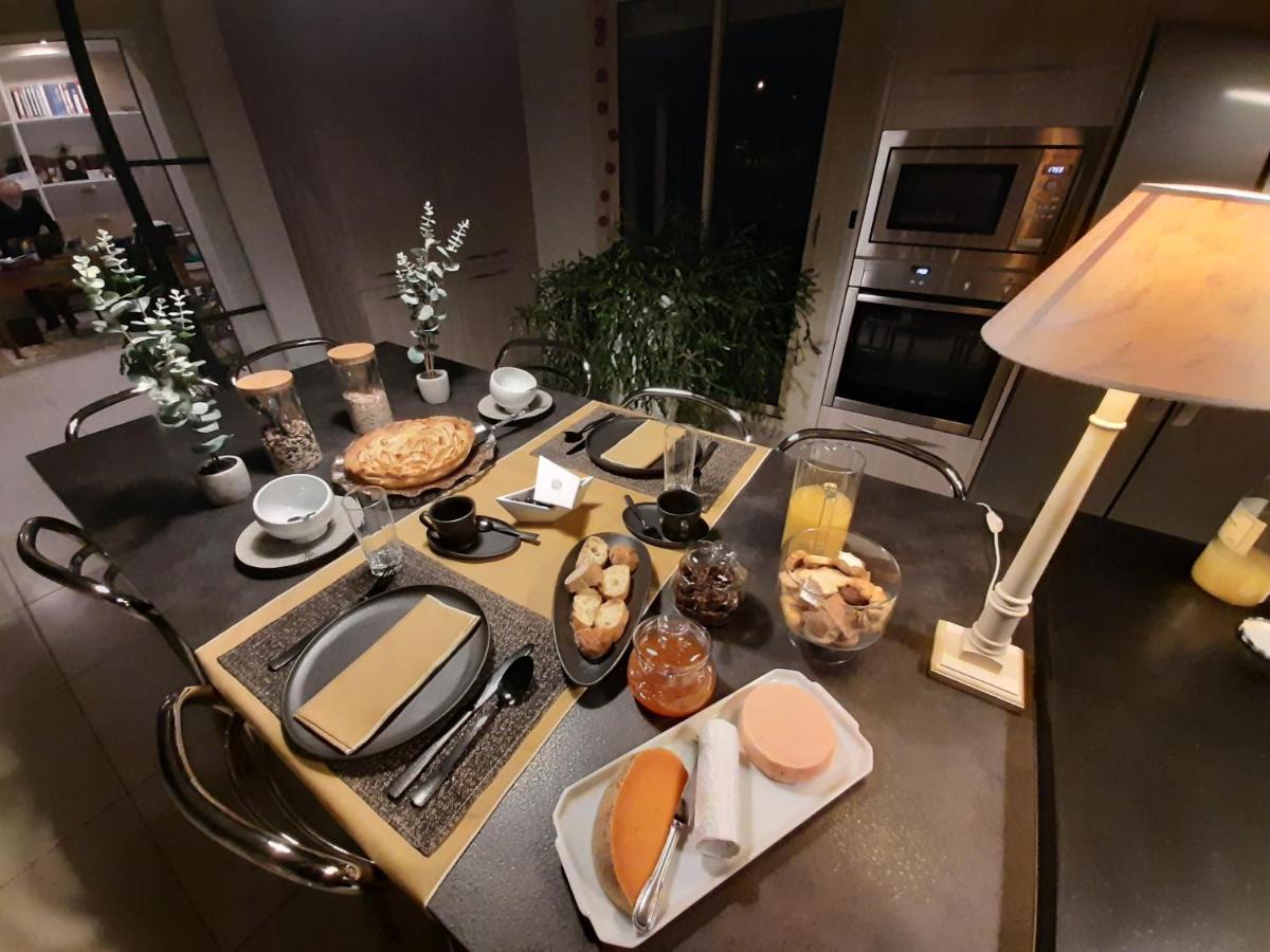 Bed and Breakfast Sakura Fontaine-le-Comte Экстерьер фото