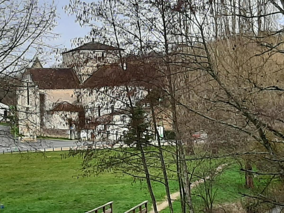 Bed and Breakfast Sakura Fontaine-le-Comte Экстерьер фото