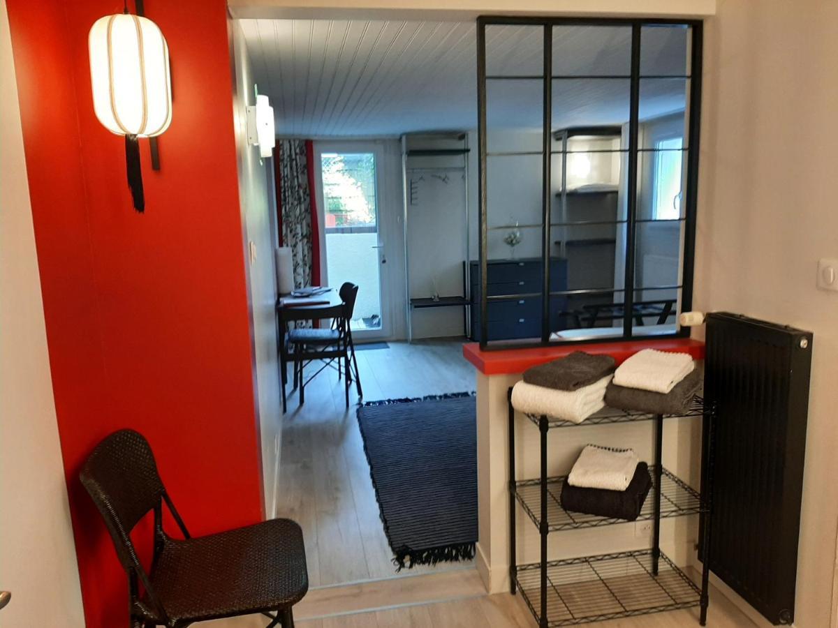 Bed and Breakfast Sakura Fontaine-le-Comte Экстерьер фото