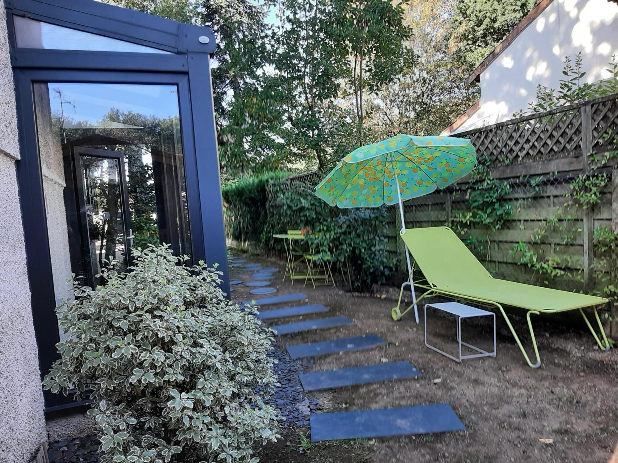 Bed and Breakfast Sakura Fontaine-le-Comte Экстерьер фото