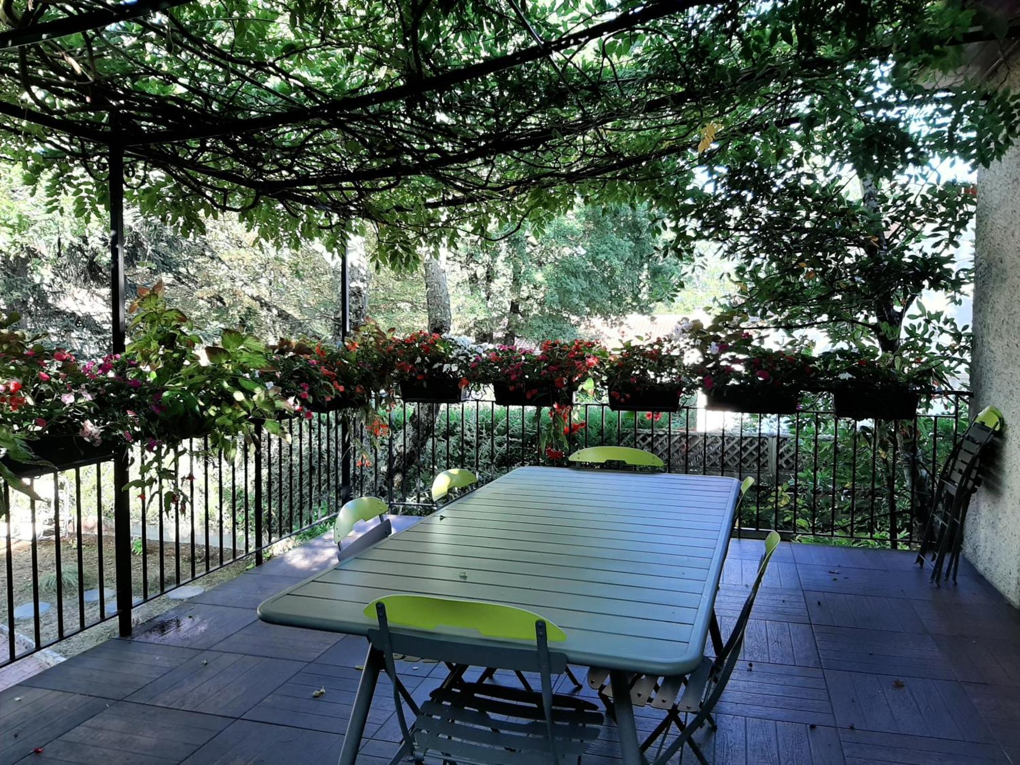 Bed and Breakfast Sakura Fontaine-le-Comte Экстерьер фото