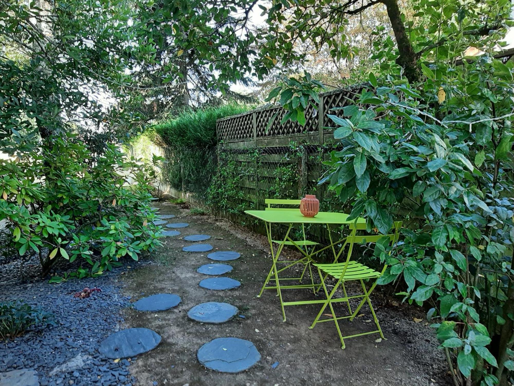 Bed and Breakfast Sakura Fontaine-le-Comte Экстерьер фото